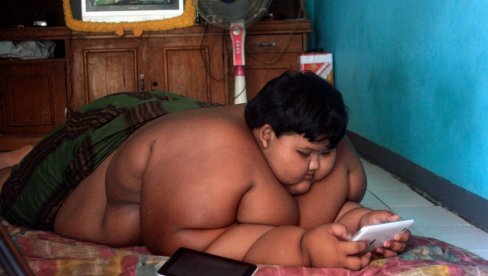 IMAO JE 192 KILOGRAMA: Bio najdeblji dečak na svetu - a danas je NEPREPOZNATLJIV (VIDEO) IMAO JE 192 KILOGRAMA: Bio najdeblji dečak na svetu - a danas je NEPREPOZNATLJIV (VIDEO)
