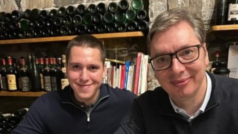 ZNAM JEDNOG ŠTO NEĆE DA SE PREDA: Danilo Vučić sa ocem poslao jaku poruku na Instagramu ZNAM JEDNOG ŠTO NEĆE DA SE PREDA: Danilo Vučić sa ocem poslao jaku poruku na Instagramu