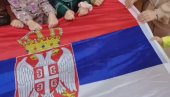 SRPSKA DECA PONOSNO PEVAJU NA KOSOVU: Domovina se brani lepotom grmi u vrtiću u Kosovskoj Mitrovici (VIDEO)