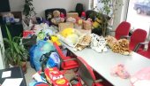 ZA UGROŽENU DECU: Apel za doniranje igračaka i slatkiša za novogodišnje paketiće ZA UGROŽENU DECU: Apel za doniranje igračaka i slatkiša za novogodišnje paketiće