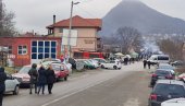 ШЕСТИ ДАН НА БАРИКАДАМА НА СЕВЕРУ КИМ: Влада Србије одлучује о слању захтева Кфору ШЕСТИ ДАН НА БАРИКАДАМА НА СЕВЕРУ КИМ: Влада Србије одлучује о слању захтева Кфору