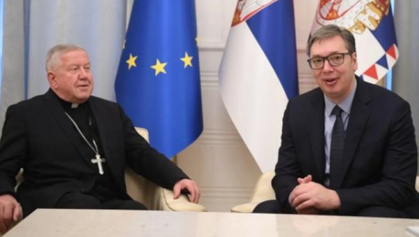 БЕОГРАД ЋЕ УВЕК БИТИ ВАША КУЋА: Председник примио у опроштајну посету бившег београдског надбискупа Станислава Хочевара (ФОТО) БЕОГРАД ЋЕ УВЕК БИТИ ВАША КУЋА: Председник примио у опроштајну посету бившег београдског надбискупа Станислава Хочевара (ФОТО)