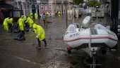 SNAŽNA OLUJA IZAZVALA POPLAVE U LISABONU: Poslata vojska u pomoć građanima (FOTO) SNAŽNA OLUJA IZAZVALA POPLAVE U LISABONU: Poslata vojska u pomoć građanima (FOTO)