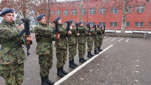 ОБУКА ЗА ОСНОВНЕ ВОЈНИЧКЕ ДУЖНОСТИ: Како изгледа курс за подофицире Ратног ваздухопловства и ПВО (ФОТО) ОБУКА ЗА ОСНОВНЕ ВОЈНИЧКЕ ДУЖНОСТИ: Како изгледа курс за подофицире Ратног ваздухопловства и ПВО (ФОТО)