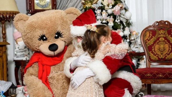 ПОЧИЊУ ПРАЗНИЧНЕ ЧАРОЛИЈЕ: У селу Владимировац код Алибунара први Новогодишњи базар од 17. децембра ПОЧИЊУ ПРАЗНИЧНЕ ЧАРОЛИЈЕ: У селу Владимировац код Алибунара први Новогодишњи базар од 17. децембра
