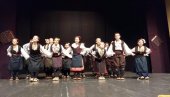 ВЕСЕЛО КОЛО ВИЛО СЕ ДО ПРИЈЕДОРА: Талентовани фолклорађи из Житишта наступили у РС (ФОТО)