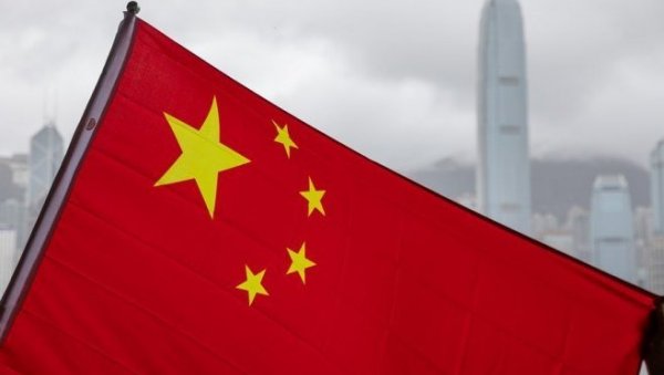 МНОГИМ ЗЕМЉАМА СЕ ЦРНО ПИШЕ: На ивици колапса због кинеских кредита