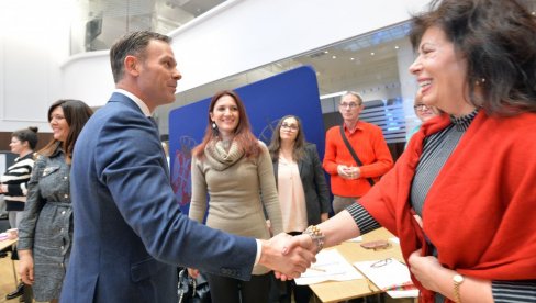 MINISTAR FINANSIJA ODRŽAO SEMINAR O VEŠTINAMA KOMUNIKACIJE: Mali se upoznao sa budžetskim inspektorima (FOTO) MINISTAR FINANSIJA ODRŽAO SEMINAR O VEŠTINAMA KOMUNIKACIJE: Mali se upoznao sa budžetskim inspektorima (FOTO)