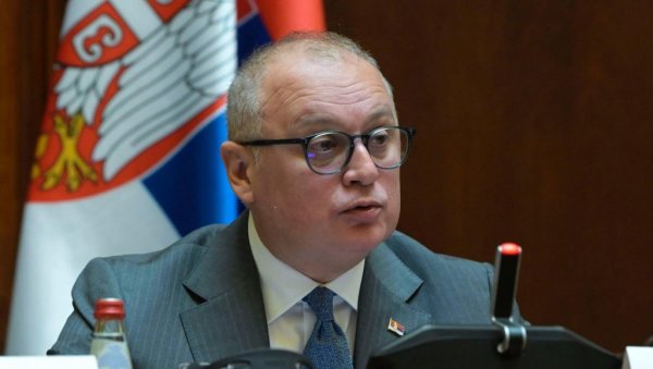ШАНСА ЗА ЈОШ 150 СТУДЕНАТА: Пракса у јавним предузећима и Министарству грађевинарства ШАНСА ЗА ЈОШ 150 СТУДЕНАТА: Пракса у јавним предузећима и Министарству грађевинарства
