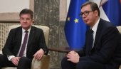 ВУЧИЋ О САСТАНКУ СА ЛАЈЧАКОМ И ЕСКОБАРОМ: Искрен и коректан разговор (ФОТО) ВУЧИЋ О САСТАНКУ СА ЛАЈЧАКОМ И ЕСКОБАРОМ: Искрен и коректан разговор (ФОТО)