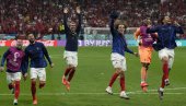 MAROKANCI UZ FRANCUZE: Fudbalska groznica u Francuskoj pred današnje finale MAROKANCI UZ FRANCUZE: Fudbalska groznica u Francuskoj pred današnje finale