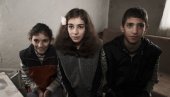 НИКО СЕ НЕ ДРУЖИ С НАМА ЈЕР СМО СИРОМАШНИ: Троје малишана породице Рашковић још једну зиму дочекују у трошној кући у селу Свињиште