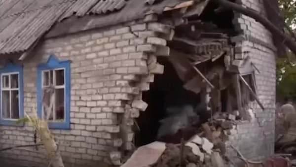 ДОЊЕЦК НА УДАРУ: Повређени цивили ДОЊЕЦК НА УДАРУ: Повређени цивили
