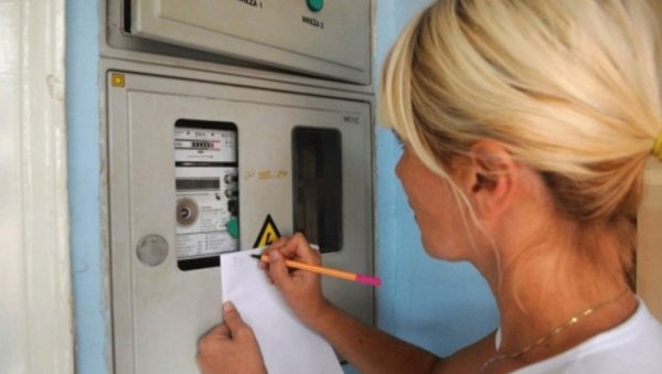 ПЕТ САВЕТА: Како да уштедите струју овог лета ПЕТ САВЕТА: Како да уштедите струју овог лета