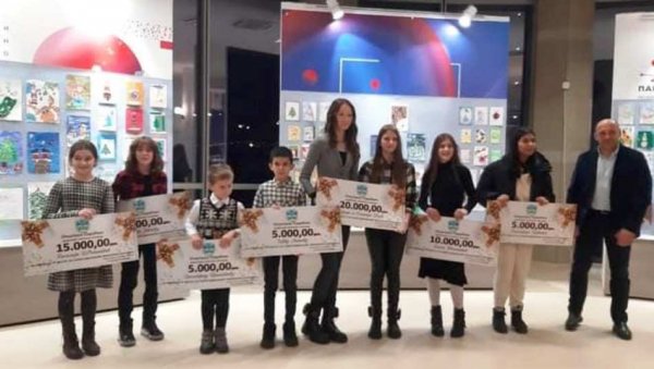 НАЈБОЉЕ СОФИЈА И ЕМИНА: У Параћину завршен новогодишњи ђачки ликовни конкурс (ФОТО) НАЈБОЉЕ СОФИЈА И ЕМИНА: У Параћину завршен новогодишњи ђачки ликовни конкурс (ФОТО)