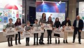 НАЈБОЉЕ СОФИЈА И ЕМИНА: У Параћину завршен новогодишњи ђачки ликовни конкурс (ФОТО) НАЈБОЉЕ СОФИЈА И ЕМИНА: У Параћину завршен новогодишњи ђачки ликовни конкурс (ФОТО)