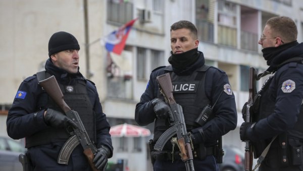 Специјалци тзв. косовске полиције претресају куће на територији општине Зубин Поток Специјалци тзв. косовске полиције претресају куће на територији општине Зубин Поток