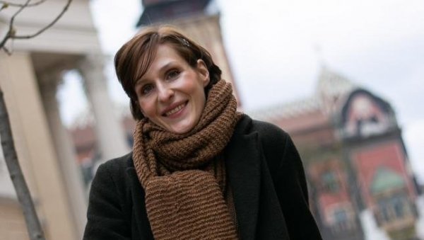 ОГОЛИЛА САМ ДУШУ ПРЕД ПУБЛИКОМ, А ОНА МИ УЗВРАТИЛА: Миња Пековић, првакиња Драме Народног позоришта у Суботици ОГОЛИЛА САМ ДУШУ ПРЕД ПУБЛИКОМ, А ОНА МИ УЗВРАТИЛА: Миња Пековић, првакиња Драме Народног позоришта у Суботици