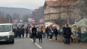 САМОХРАНА МАЈКА НА БАРИКАДАМА: 1999. су ме истерали, сад хоће поново да ме протерају САМОХРАНА МАЈКА НА БАРИКАДАМА: 1999. су ме истерали, сад хоће поново да ме протерају