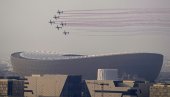 SPEKTAKL NA NEBU KATARA: Avionske akrobacije iznad stadiona Lusail uoči finala Mundijala (FOTO)