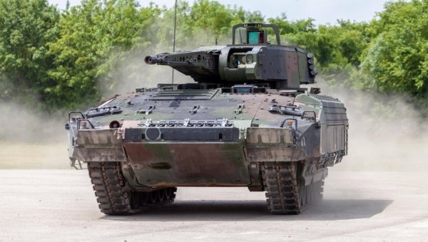 ТЕШКА НЕСРЕЋА ТОКОМ ВОЈНЕ ВЕЖБЕ: Сударила се оклопна возила у Немачкој, повређено 12 војника ТЕШКА НЕСРЕЋА ТОКОМ ВОЈНЕ ВЕЖБЕ: Сударила се оклопна возила у Немачкој, повређено 12 војника