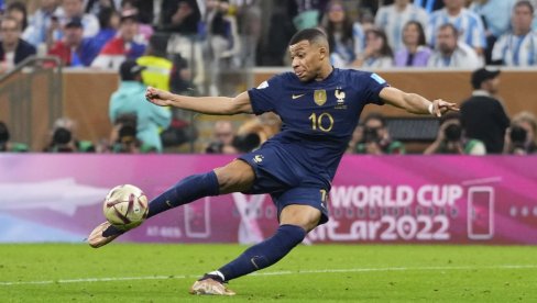 SPREMA SE NAJVEĆI TRANSFER LETA: Kilijan Mbape odlučio gde nastavlja karijeru SPREMA SE NAJVEĆI TRANSFER LETA: Kilijan Mbape odlučio gde nastavlja karijeru