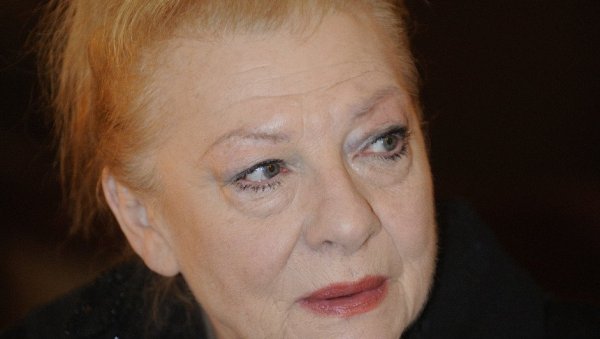 ПРЕ НЕКОЛИКО ГОДИНА ИЗБЕГЛЕ СМРТ ЗА ДЛАКУ: Глумица Радмила Живковић са ћерком доживела тешку саобраћајну незгоду ПРЕ НЕКОЛИКО ГОДИНА ИЗБЕГЛЕ СМРТ ЗА ДЛАКУ: Глумица Радмила Живковић са ћерком доживела тешку саобраћајну незгоду