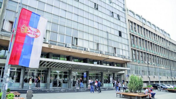 СИГУРАН ПОСАО И ДОБРА ЗАРАДА: Машински факултет на два смера уписује 680 бруцоша СИГУРАН ПОСАО И ДОБРА ЗАРАДА: Машински факултет на два смера уписује 680 бруцоша