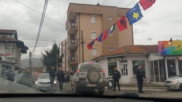 ПОЈАЧАНЕ ПАТРОЛЕ КФОР-а НА СЕВЕРУ КиМ: Срби не одустају од борбе за своја права ПОЈАЧАНЕ ПАТРОЛЕ КФОР-а НА СЕВЕРУ КиМ: Срби не одустају од борбе за своја права