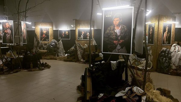 КРУНА УМЕТНИЧКЕ СЕЗОНЕ: Несвакидашња изложба Спасовданског веза у Дреновцу КРУНА УМЕТНИЧКЕ СЕЗОНЕ: Несвакидашња изложба Спасовданског веза у Дреновцу