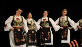КОСОВСКИ БОЖУРИ ЗА КРАЈ ГОДИНЕ: Традиционални новогодишњи концерт у Јаши Томић (ФОТО) КОСОВСКИ БОЖУРИ ЗА КРАЈ ГОДИНЕ: Традиционални новогодишњи концерт у Јаши Томић (ФОТО)