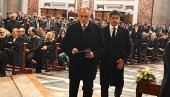 MINISTAR SPORTA NA SAHRANI SINIŠE MIHAJLOVIĆA: Zoran Gajić održao oproštajni govor u ime Srbije (FOTO) MINISTAR SPORTA NA SAHRANI SINIŠE MIHAJLOVIĆA: Zoran Gajić održao oproštajni govor u ime Srbije (FOTO)