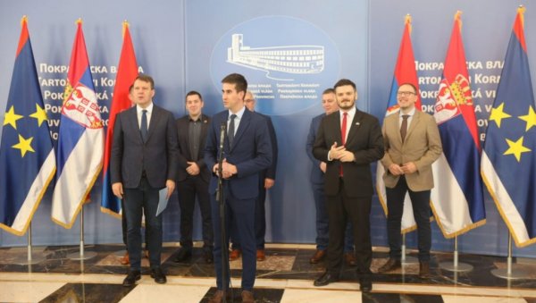 У ПЛАНУ НОВИ ПУТЕВИ И РАСВЕТА: Сомбор добио 95 милиона за инфраструктурно опремање У ПЛАНУ НОВИ ПУТЕВИ И РАСВЕТА: Сомбор добио 95 милиона за инфраструктурно опремање