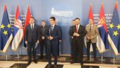 У ПЛАНУ НОВИ ПУТЕВИ И РАСВЕТА: Сомбор добио 95 милиона за инфраструктурно опремање