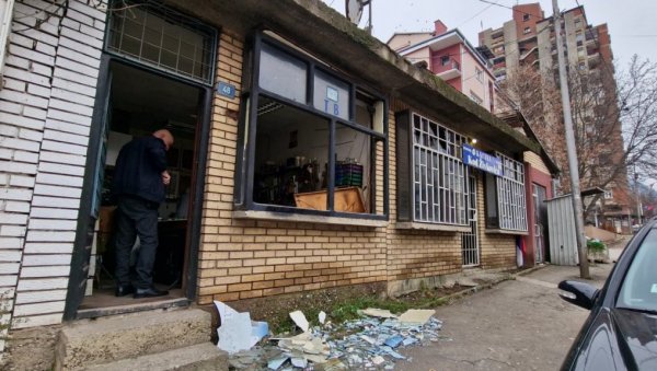 СРБИ ПОКУШАЛИ ДА СПРЕЧЕ ВАНДАЛЕ, КОЈИ СУ КА ЊИМА ОТВОРИЛИ ВАТРУ: Милан Радојевић о инцидентима у Косовској Митровици (ФОТО/ВИДЕО) СРБИ ПОКУШАЛИ ДА СПРЕЧЕ ВАНДАЛЕ, КОЈИ СУ КА ЊИМА ОТВОРИЛИ ВАТРУ: Милан Радојевић о инцидентима у Косовској Митровици (ФОТО/ВИДЕО)