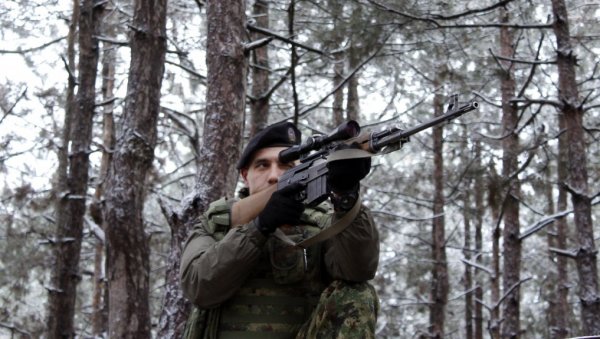 КАКО ИЗГЛЕДА ОБУКА У ЈЕДИНИЦАМА ВОЈНЕ ПОЛИЦИЈЕ? Опремљени савременим средствима и наоружањем домаће и стране производње (ФОТО) КАКО ИЗГЛЕДА ОБУКА У ЈЕДИНИЦАМА ВОЈНЕ ПОЛИЦИЈЕ? Опремљени савременим средствима и наоружањем домаће и стране производње (ФОТО)