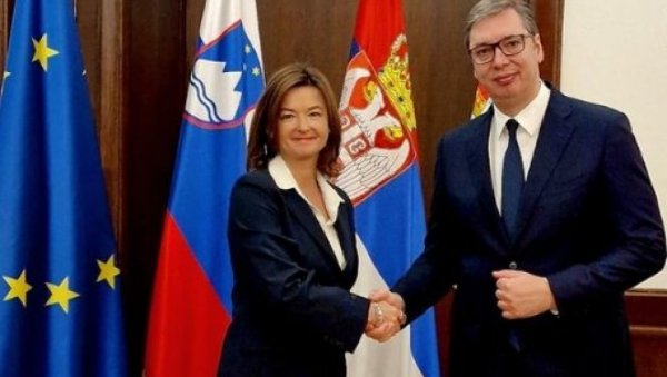 СЛОВЕНИЈА ЈЕ ЈЕДАН ОД НАШИХ НАЈЗНАЧАЈНИЈИХ ПАРТНЕРА Вучић са Тањом Фајон: Обавестио сам је о ситуацији на КиМ СЛОВЕНИЈА ЈЕ ЈЕДАН ОД НАШИХ НАЈЗНАЧАЈНИЈИХ ПАРТНЕРА Вучић са Тањом Фајон: Обавестио сам је о ситуацији на КиМ