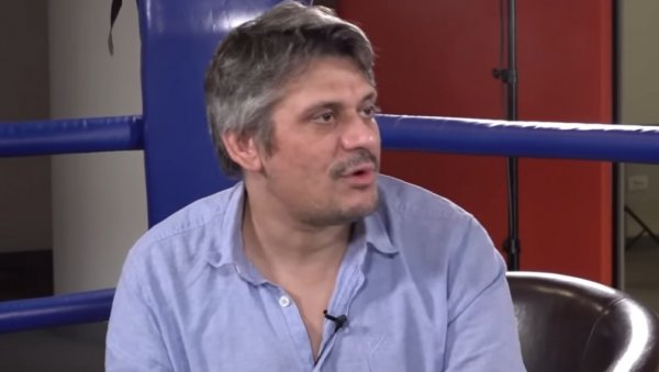 КРЕНУО САМ СА 15 ГОДИНА, СА 17 САМ ПОСТАО НАРКОМАН: Овако је Милан Радуловић Лаћа причао о борби са хероином КРЕНУО САМ СА 15 ГОДИНА, СА 17 САМ ПОСТАО НАРКОМАН: Овако је Милан Радуловић Лаћа причао о борби са хероином