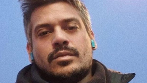 ЛАЋА ОСТАВИО ИЗА СЕБЕ ВЕЛИКИ БРОЈ ХИТОВА: Песме које сви певамо, а мало ко зна да их је он писао ЛАЋА ОСТАВИО ИЗА СЕБЕ ВЕЛИКИ БРОЈ ХИТОВА: Песме које сви певамо, а мало ко зна да их је он писао
