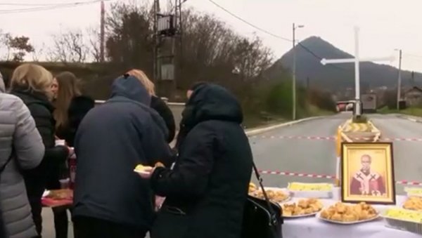 ВУЧИЋ ОТКРИО: Борили смо се целу ноћ да нико ко је био на барикадама не може да буде процесуиран ВУЧИЋ ОТКРИО: Борили смо се целу ноћ да нико ко је био на барикадама не може да буде процесуиран