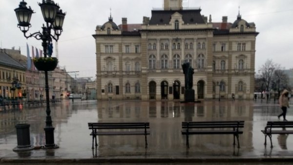 МАСОВНО ТРОВАЊЕ У РЕСТОРАНУ У НОВОМ САДУ: Међу пацијентима има и деце, превезени на Инфективну клинику МАСОВНО ТРОВАЊЕ У РЕСТОРАНУ У НОВОМ САДУ: Међу пацијентима има и деце, превезени на Инфективну клинику