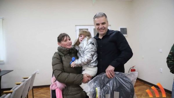 ОД ОПШТИНЕ ПОКЛОН СЕДИШТА ЗА БЕБЕ: У Сечњу мисле на безбедност најмлађих у саобраћају (ФОТО) ОД ОПШТИНЕ ПОКЛОН СЕДИШТА ЗА БЕБЕ: У Сечњу мисле на безбедност најмлађих у саобраћају (ФОТО)