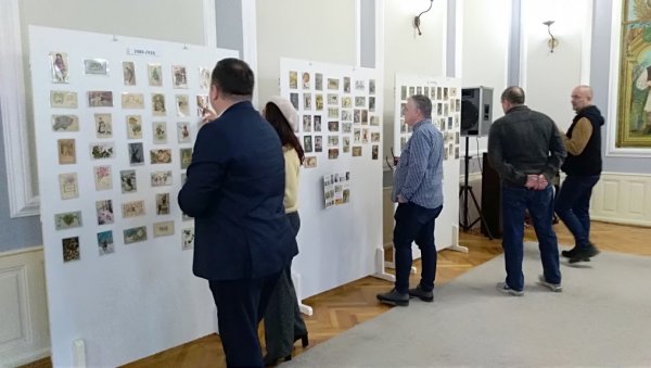 СТАРЕ ЧЕСТИТКЕ У ПОЖАРЕВЦУ: Збирка најлепших жеља са свих меридијана, из периода од 1880. до 1945. године СТАРЕ ЧЕСТИТКЕ У ПОЖАРЕВЦУ: Збирка најлепших жеља са свих меридијана, из периода од 1880. до 1945. године