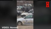 ПОГЛЕДАЈТЕ: Ево како су Кфор и Еулекс довели Росу са снајпером у Лепосавић (ВИДЕО) ПОГЛЕДАЈТЕ: Ево како су Кфор и Еулекс довели Росу са снајпером у Лепосавић (ВИДЕО)