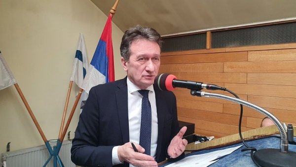 КАСА СВЕ ПУНИЈА, ИЗВОЗ НИКАД ВЕЋИ: Одборници у Угљевику усвојили буџет за наредну годину КАСА СВЕ ПУНИЈА, ИЗВОЗ НИКАД ВЕЋИ: Одборници у Угљевику усвојили буџет за наредну годину