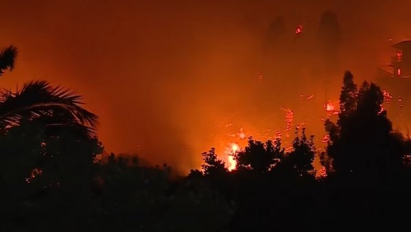 ВЕЛИКИ ШУМСКИ ПОЖАР У ЧИЛЕУ: Повређено скоро 70 особа, има и погинулих ВЕЛИКИ ШУМСКИ ПОЖАР У ЧИЛЕУ: Повређено скоро 70 особа, има и погинулих