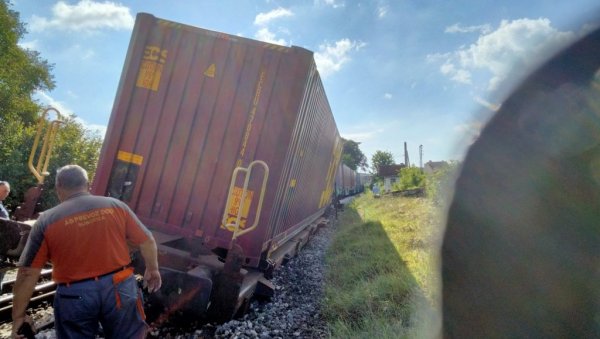 СЕДМОРО СЕ ОТРОВАЛО ОД АМОНИЈАКА ИЗ ЦИСТЕРНЕ КОЈА СЕ ПРЕВРНУЛА КОД ПИРОТА: Имају опекотине СЕДМОРО СЕ ОТРОВАЛО ОД АМОНИЈАКА ИЗ ЦИСТЕРНЕ КОЈА СЕ ПРЕВРНУЛА КОД ПИРОТА: Имају опекотине