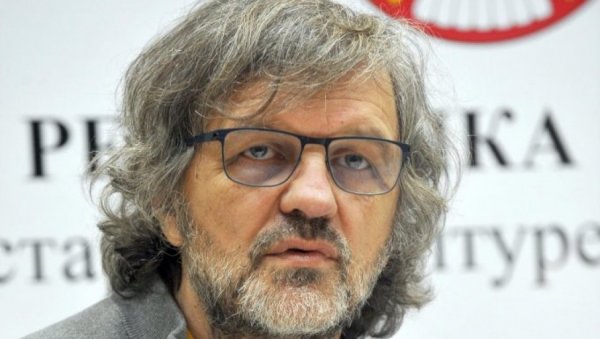 ЕМИР КУСТУРИЦА У БОЛНИЦИ: Режисер сломио ногу на Мокрој Гори, чека га операција ЕМИР КУСТУРИЦА У БОЛНИЦИ: Режисер сломио ногу на Мокрој Гори, чека га операција