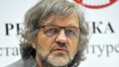 ЕМИР КУСТУРИЦА У БОЛНИЦИ: Режисер сломио ногу на Мокрој Гори, чека га операција ЕМИР КУСТУРИЦА У БОЛНИЦИ: Режисер сломио ногу на Мокрој Гори, чека га операција