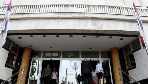 BEOGRAD ĆE SUDITI HRVATSKIM PILOTIMA ZA PETROVAČKU CESTU: Za ratne zločine Srbija će procesuirati u odsustvu, što Hrvatska radi tri decenije BEOGRAD ĆE SUDITI HRVATSKIM PILOTIMA ZA PETROVAČKU CESTU: Za ratne zločine Srbija će procesuirati u odsustvu, što Hrvatska radi tri decenije